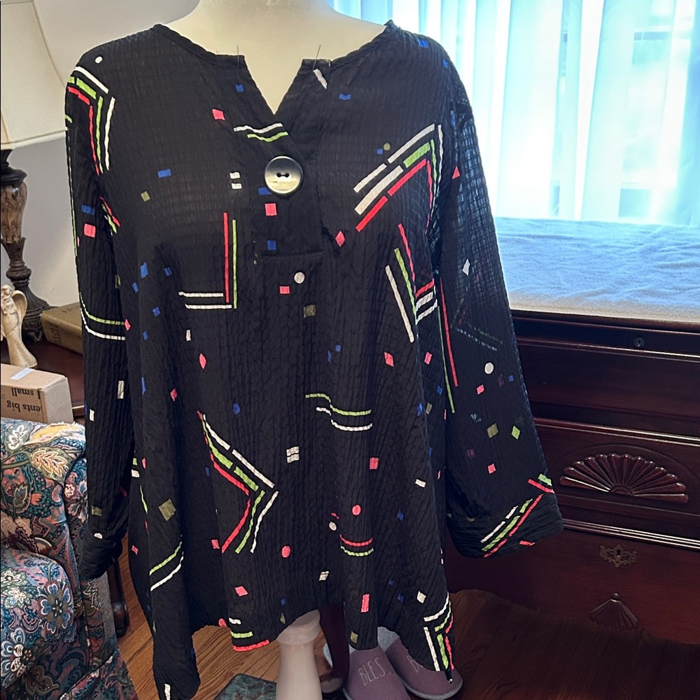 Ali Miles Black Geometric Women's Blouse